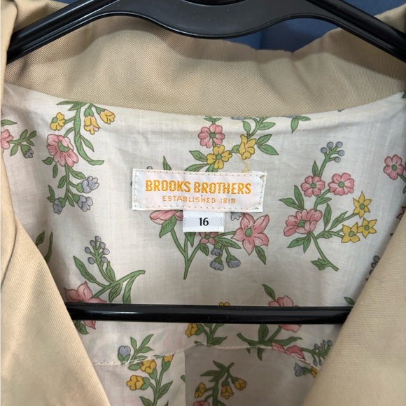 Brooks Brothers Women's Beige Trench Coat - Picture 3 of 4